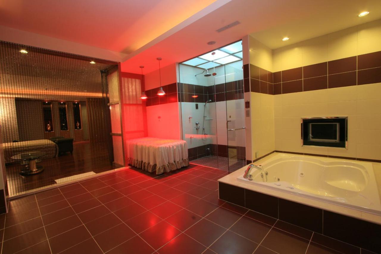 Lisa Motel Kaohsiung Luaran gambar