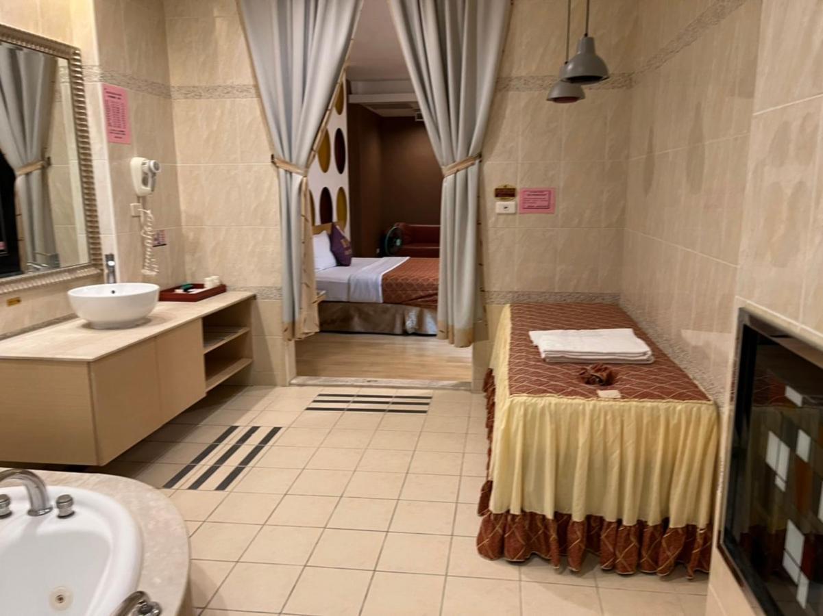 Lisa Motel Kaohsiung Luaran gambar